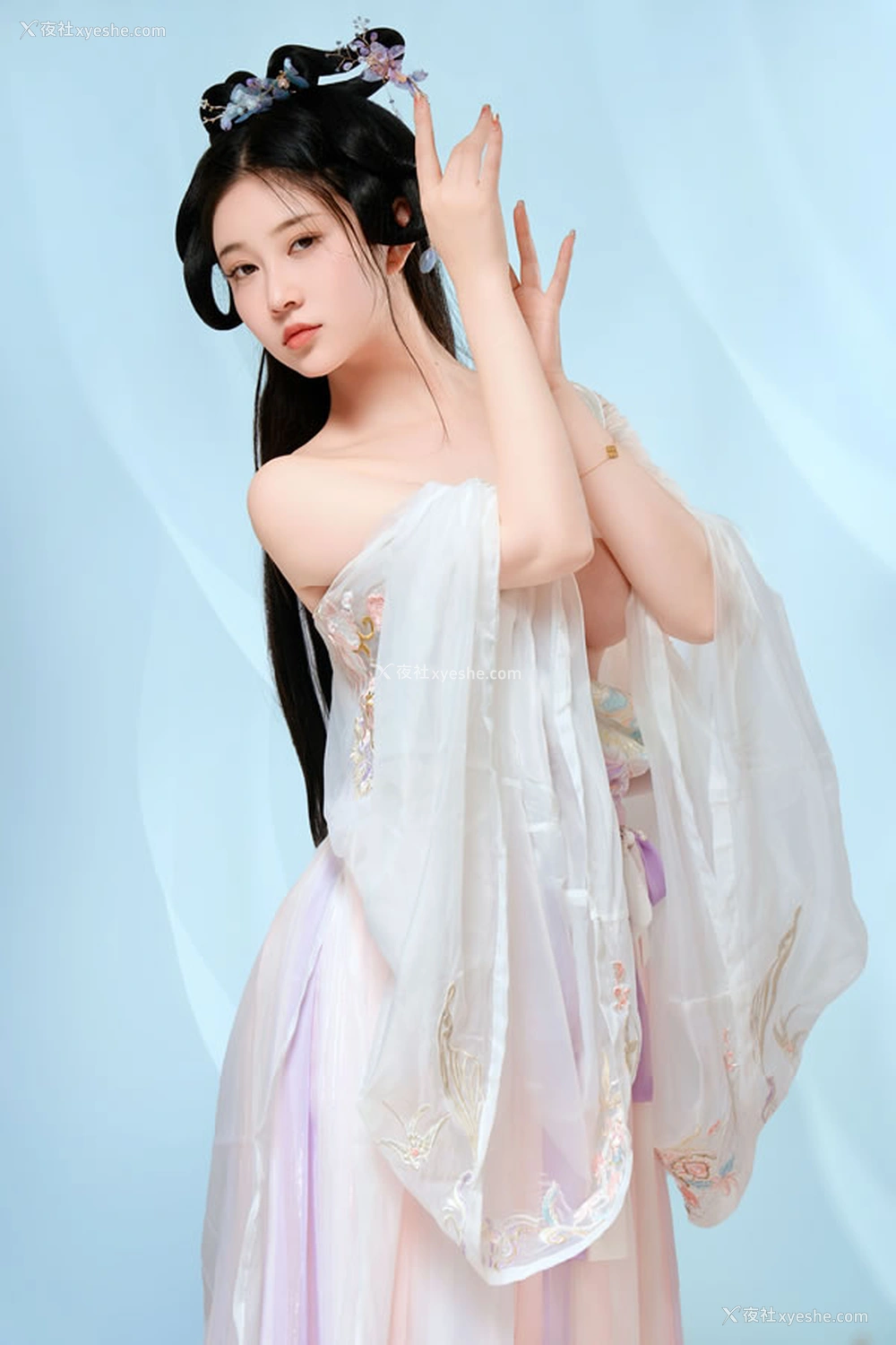 1P - 极品女神年年 – 春日无边光景在眉际