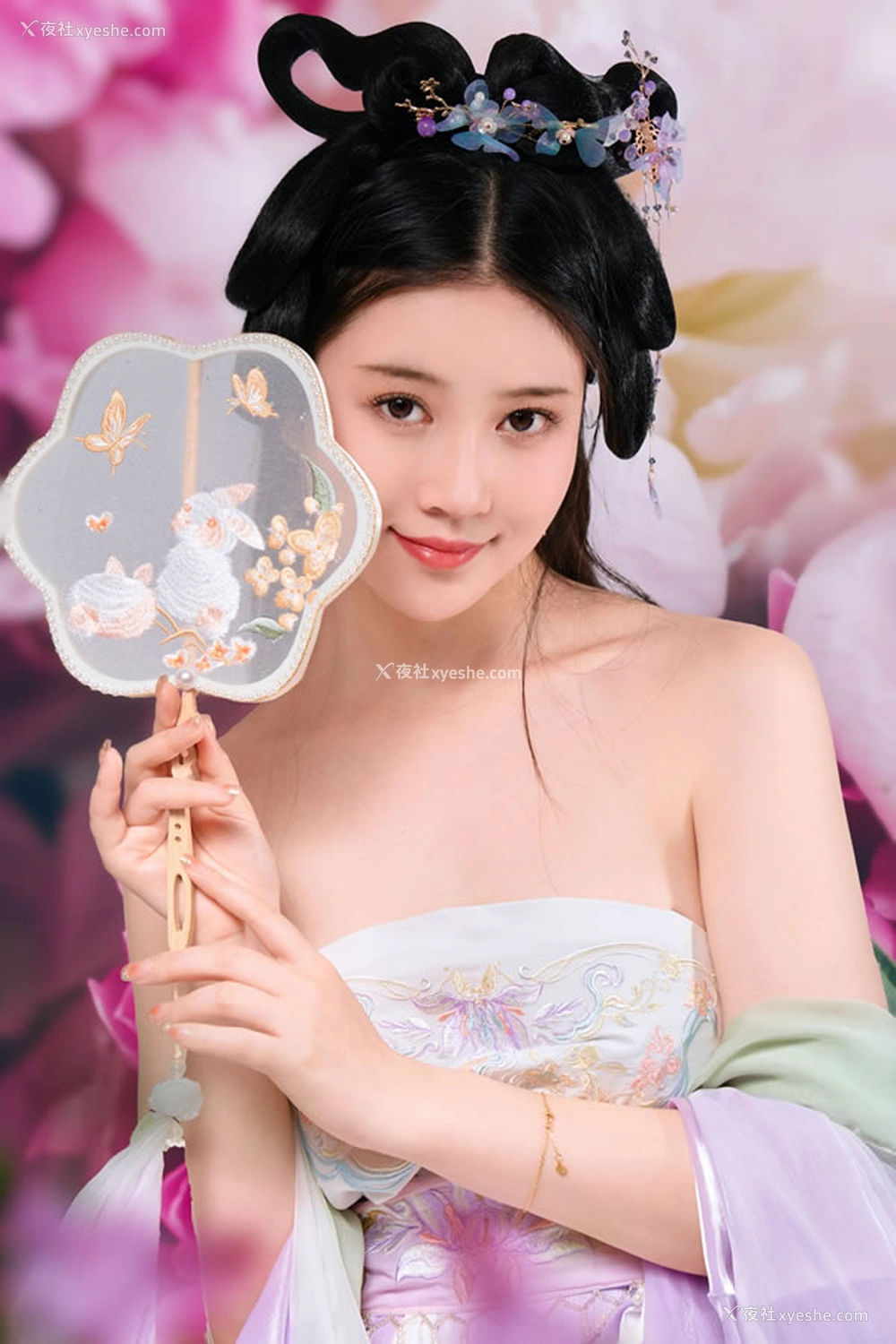 1P - 极品女神年年 – 春日无边光景在眉际