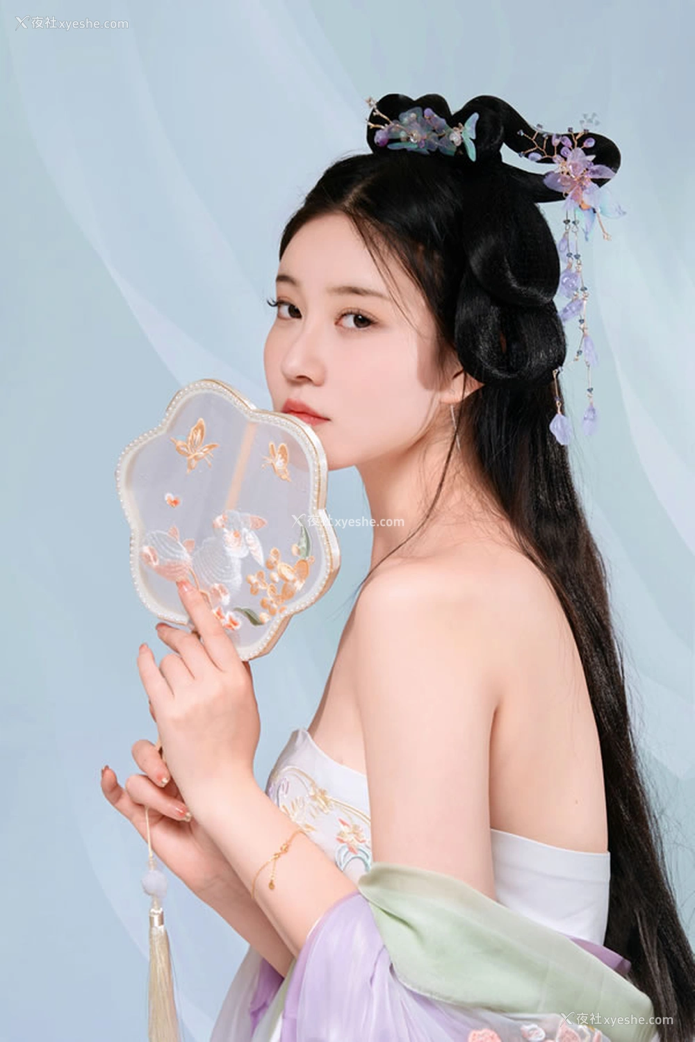 1P - 极品女神年年 – 春日无边光景在眉际