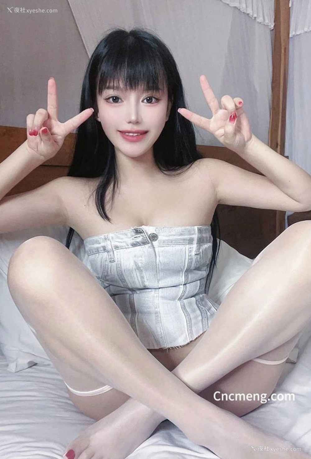 1P - 福利姬欲梦御梦子之黑白女仆 白丝罩衣