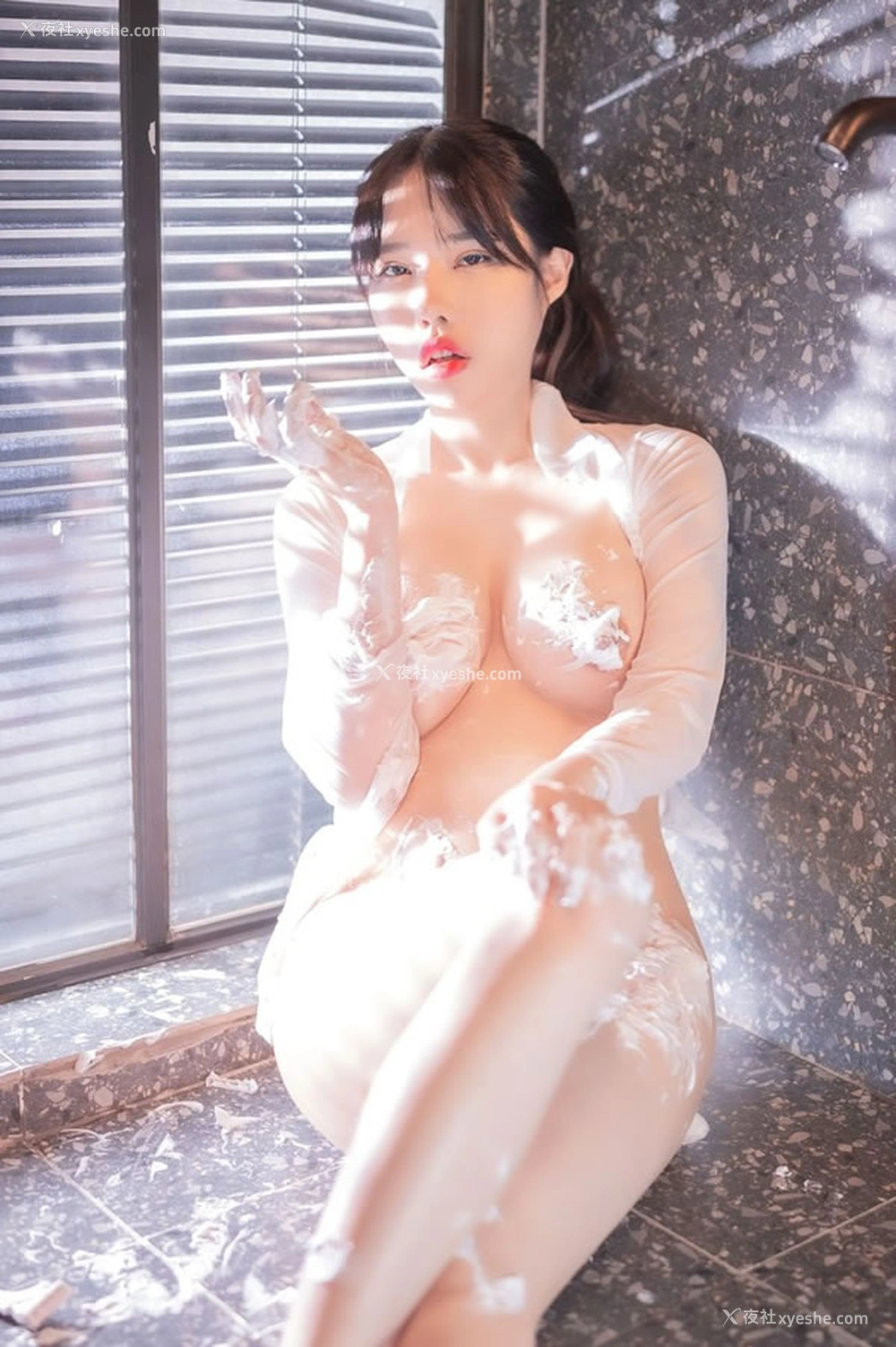1P - 美女Eunha蛋糕涂抹洗白白无圣光图集