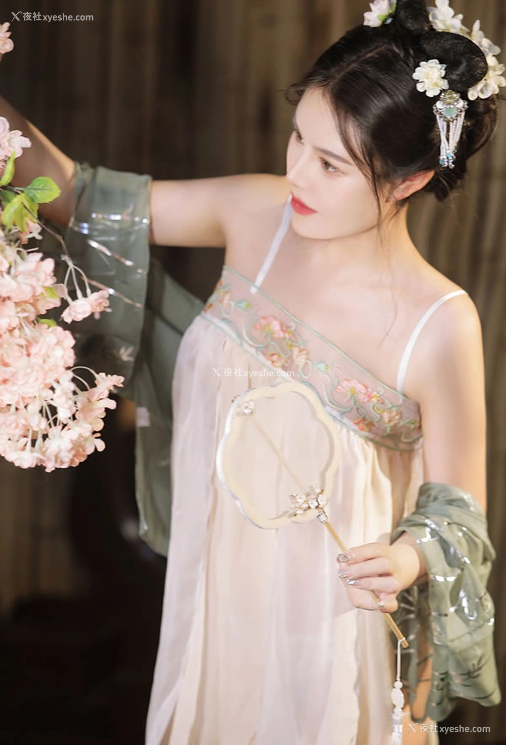 1P - 福利姬桃暖酱古风仕女妖娆怀玉