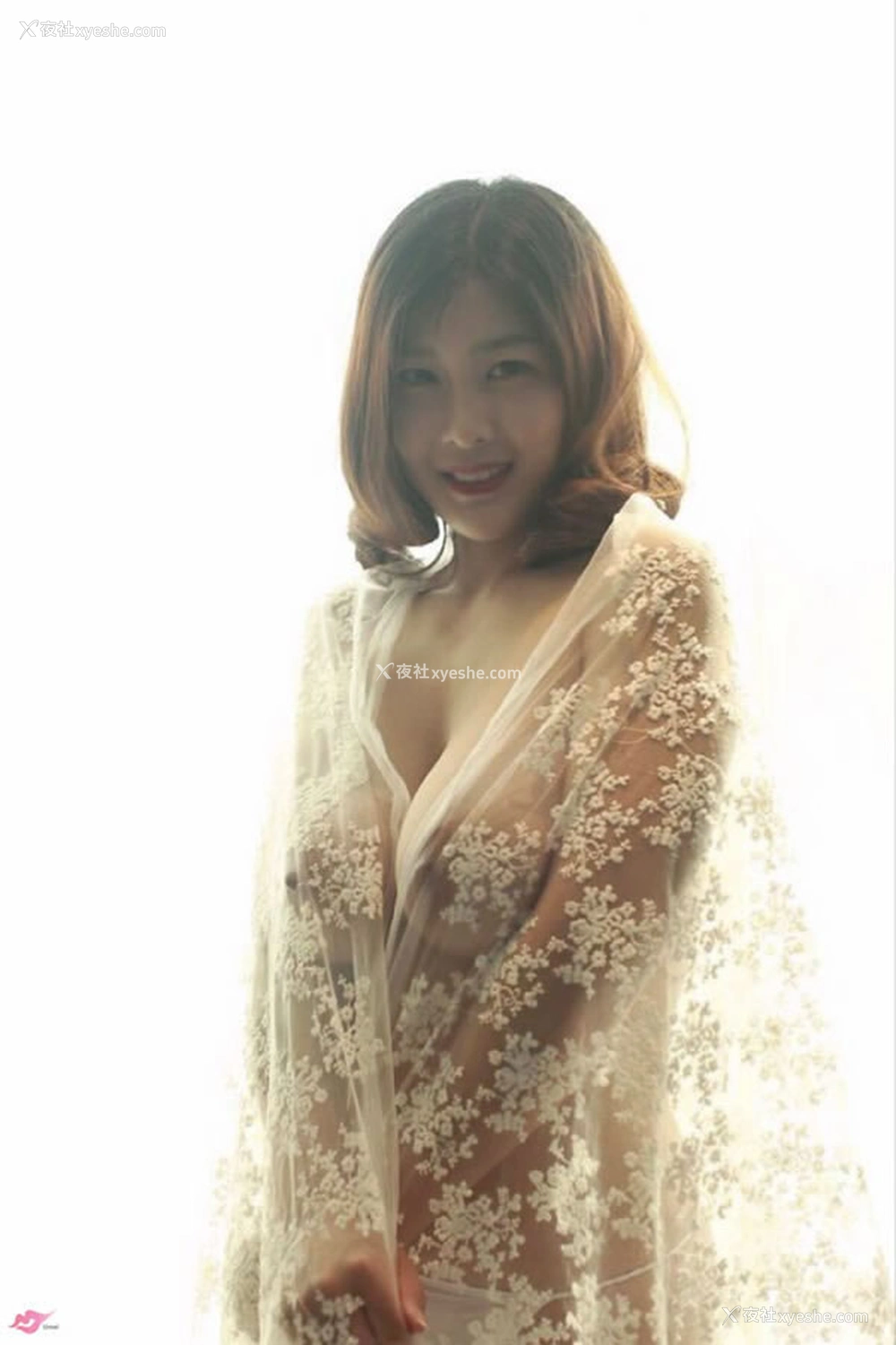 1P - 极品大胸美女白纱闫盼盼白纱无圣光人体套图