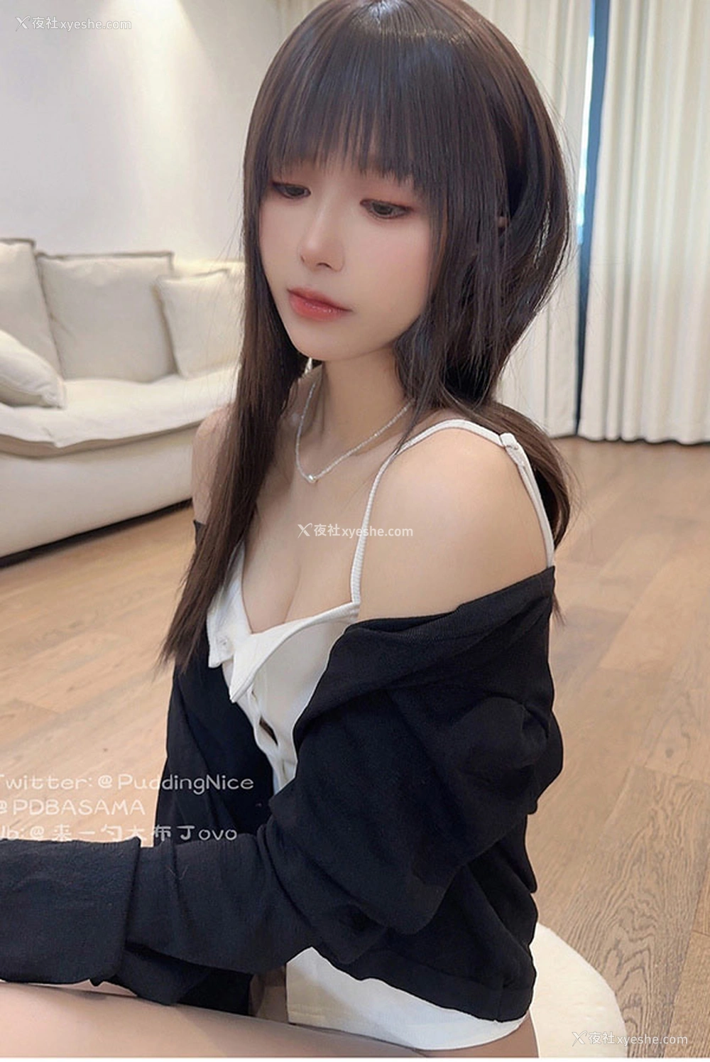 1P - 网红美女布丁大法 海盐荔枝居家写真