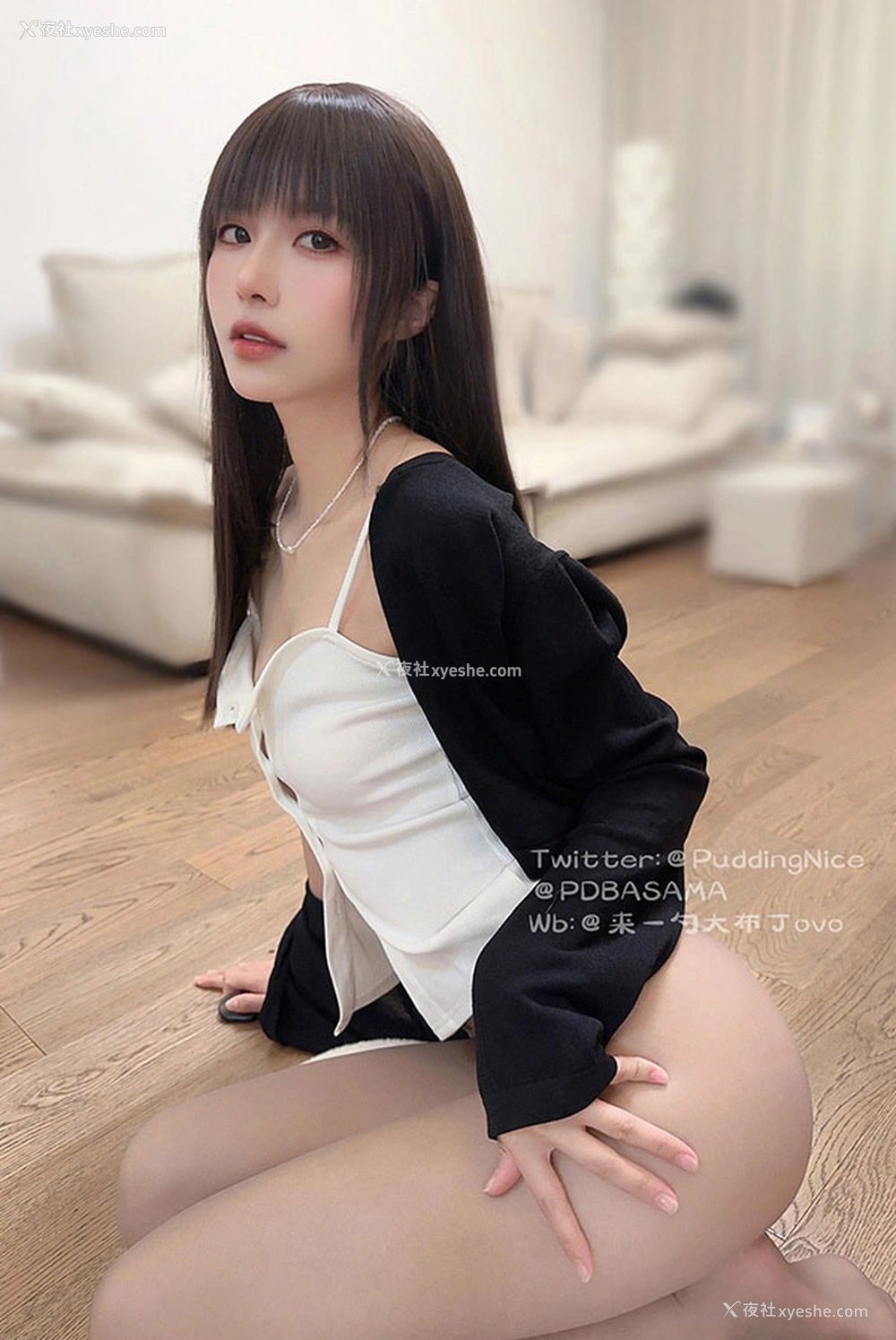 1P - 网红美女布丁大法 海盐荔枝居家写真