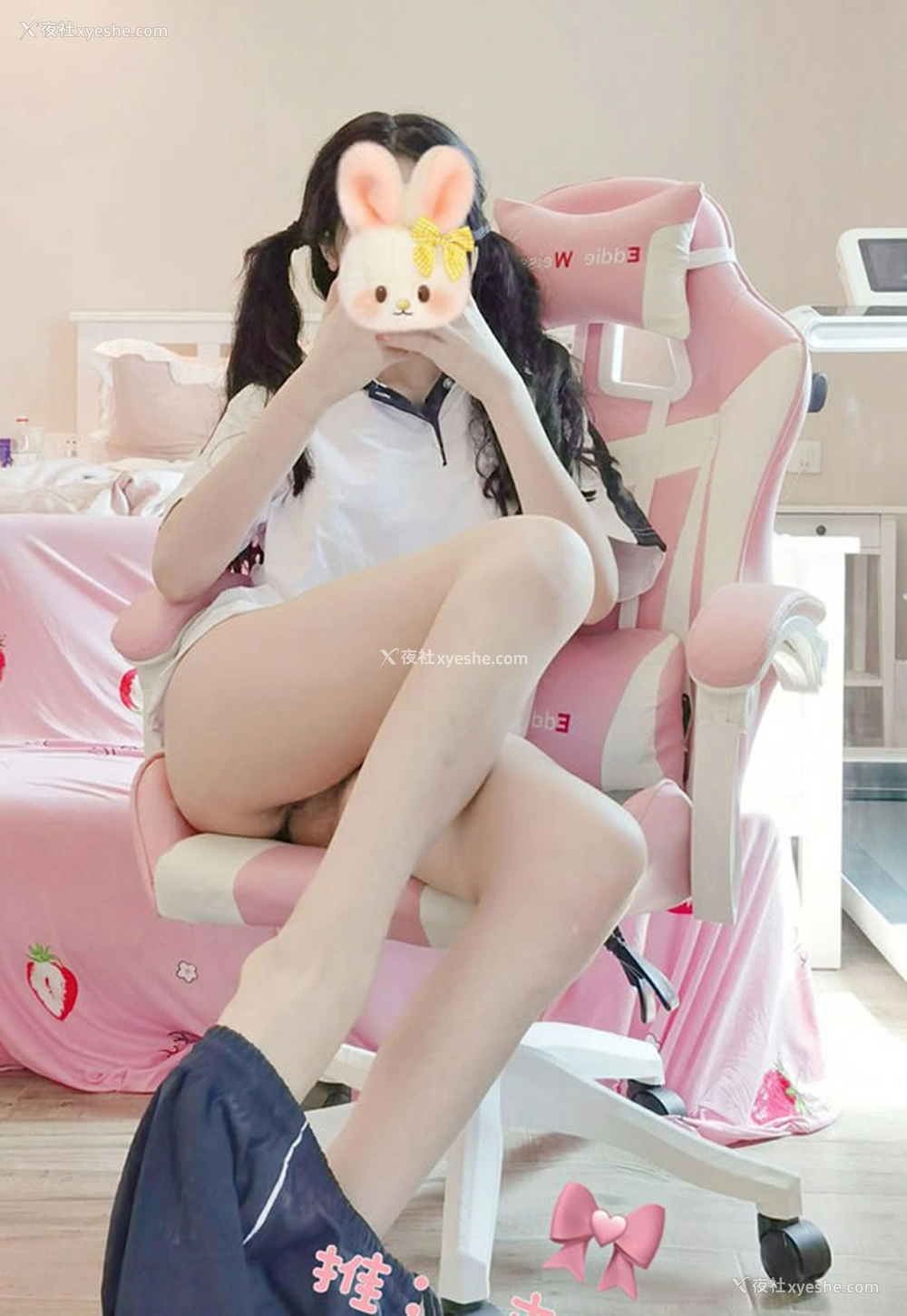 1P - 福利姬夹胸饼干私拍尺度福利图集2