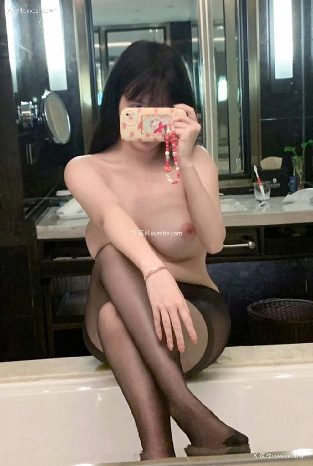 1P - 粉嫩福利姬呆呆酱居家无圣光尺度合集