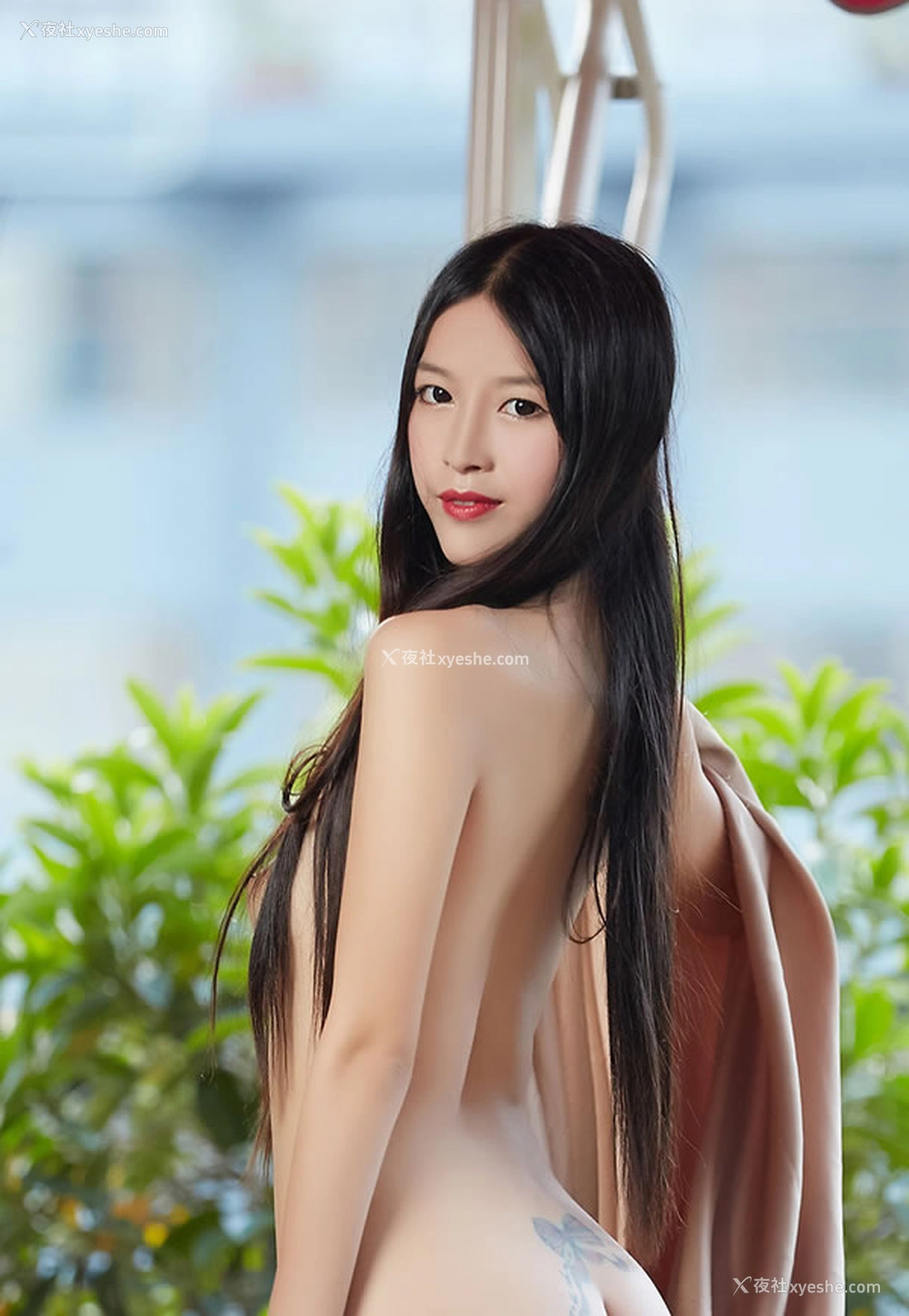 1P - 秀人网裸模左熙无圣光人体精选艺术写真身材高挑