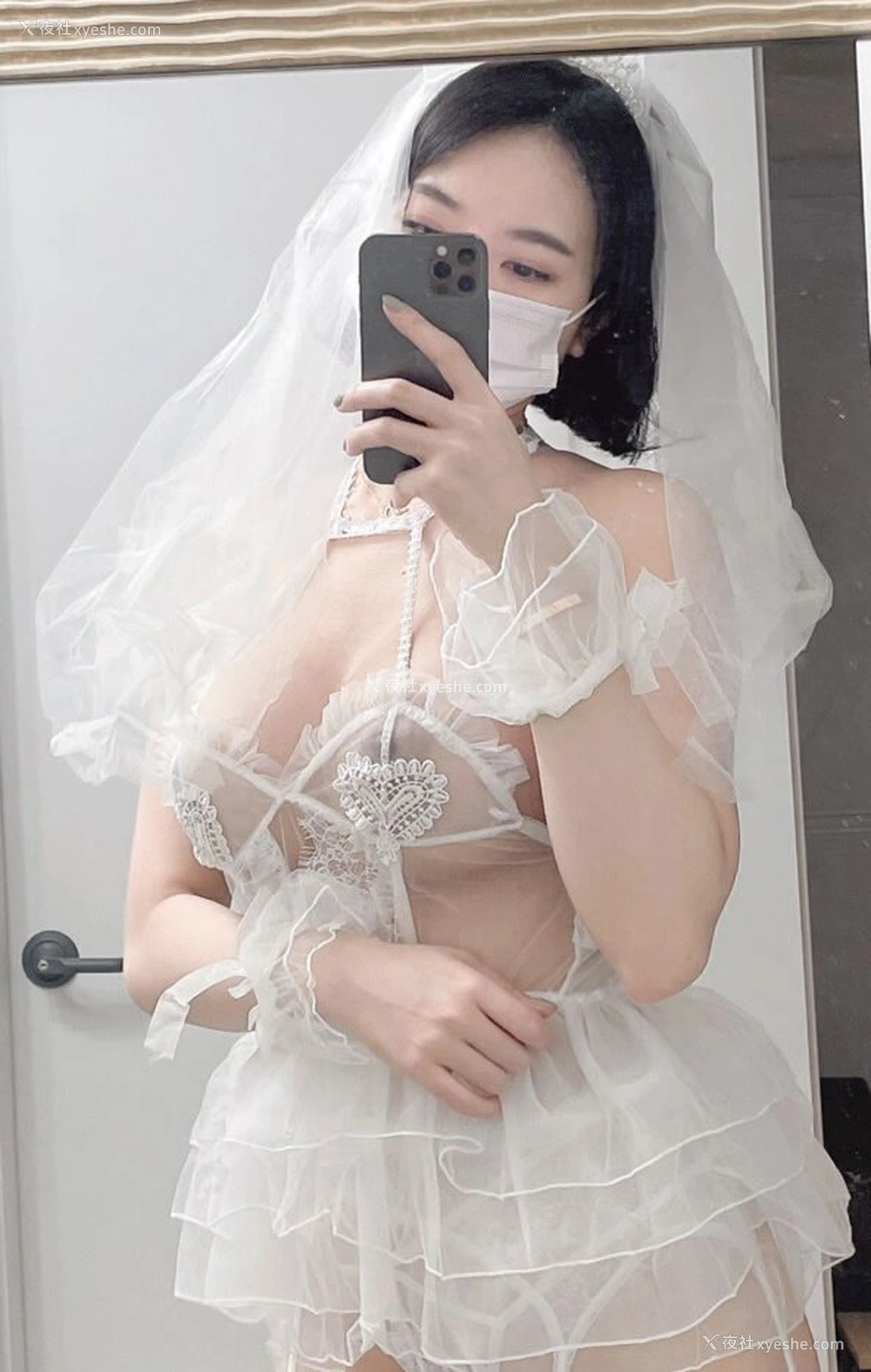 1P - 露出系巨乳网红@mrsddirori 尺度私拍合集