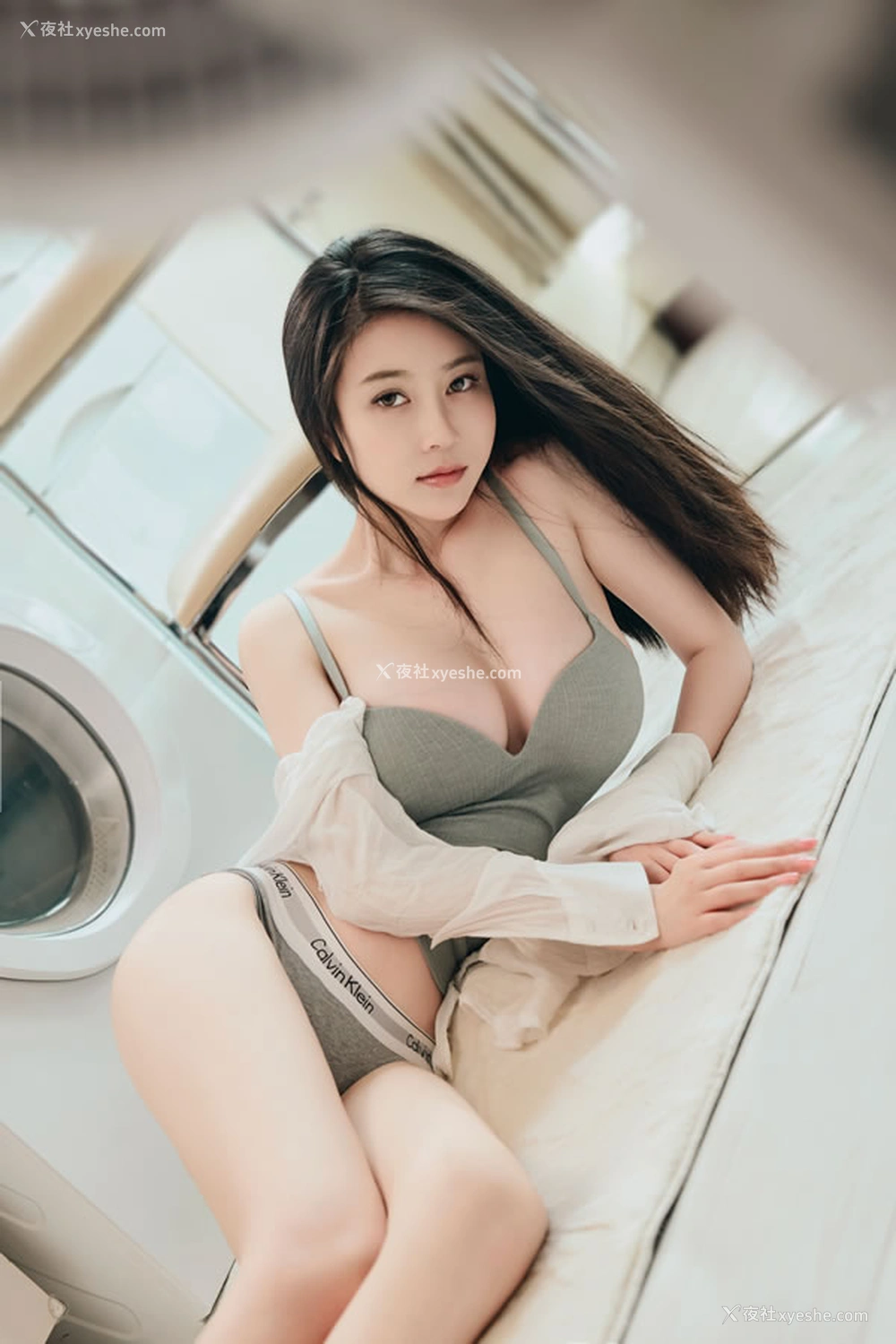 1P - 极品女神年年 – 洗衣房无圣光唯美图集