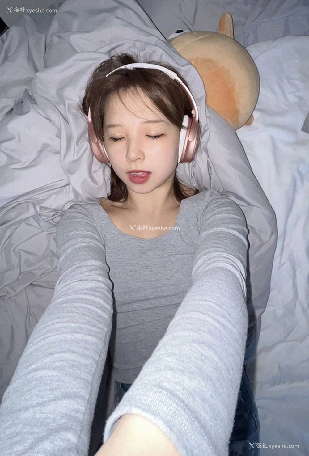 1P - 舞蹈生青衣妹妹居家私拍辟叉身体真柔软