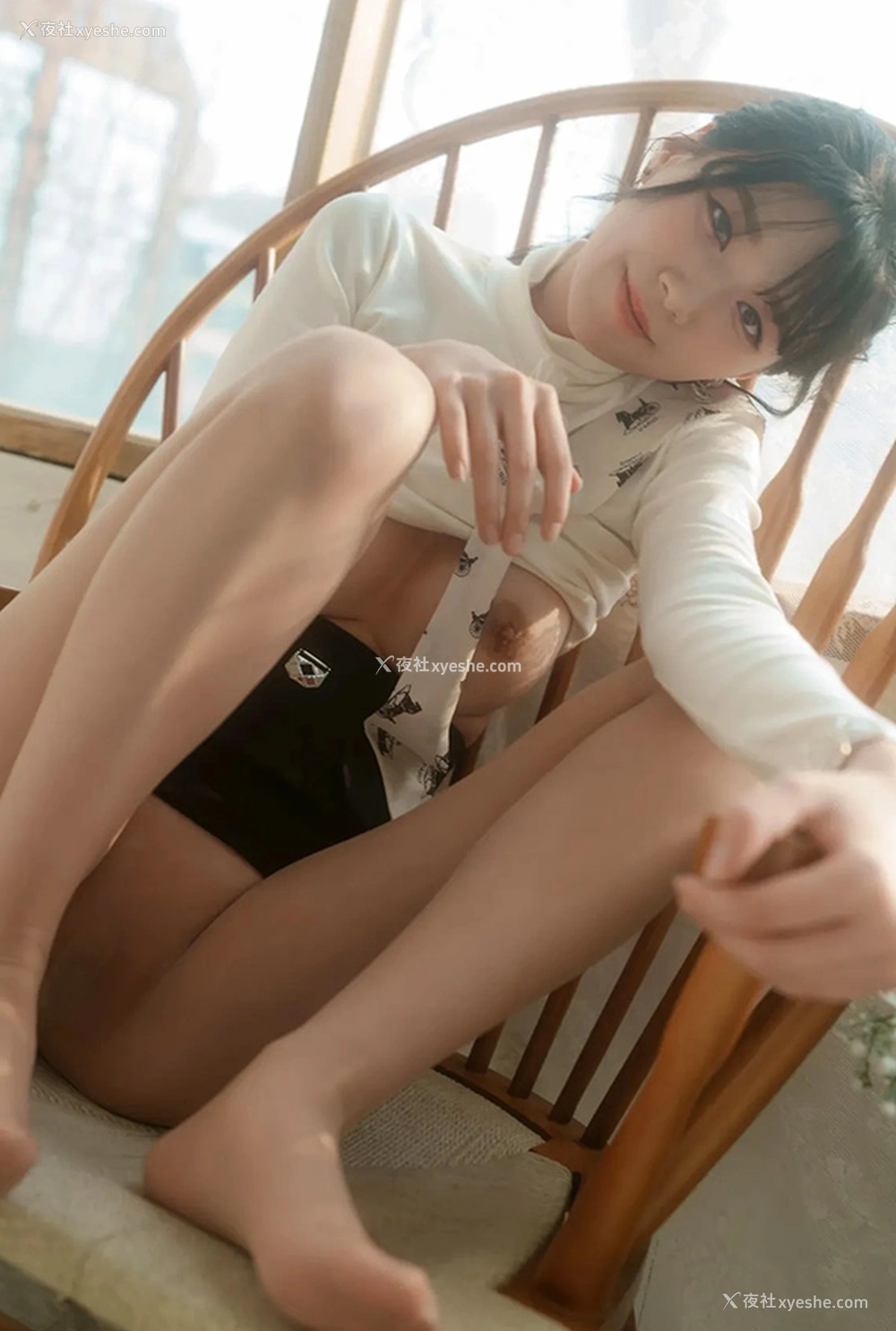 1P - 身材修长的Nara小姐清新白衣肉丝尺度图集