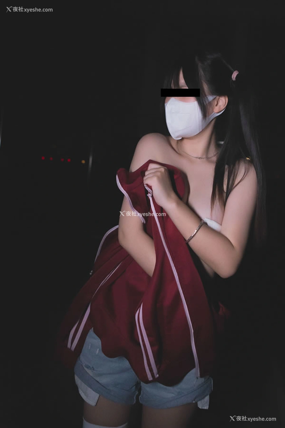1P - 福利姬狍崽饭 – 酒红色外套深夜露出2