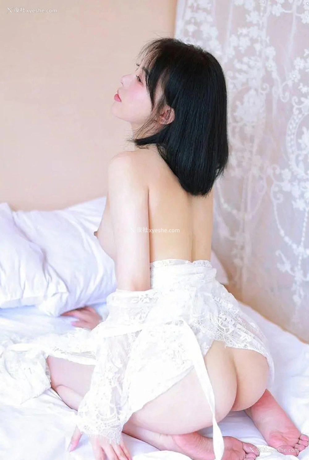 1P - 摄影师镜头下19岁小姐姐唯美无圣光写真