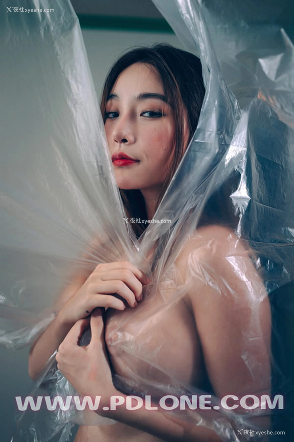 1P - 潘多拉NO.326期长发女孩胶纸裹身无圣光写真