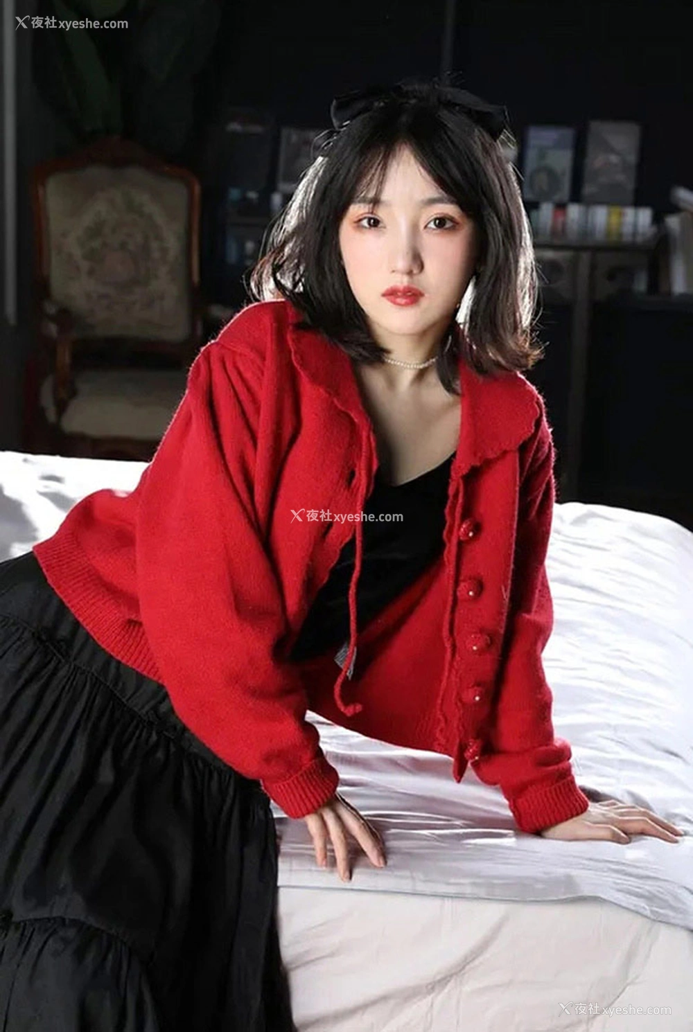 行色美女小可爱尺度人体棚拍套图