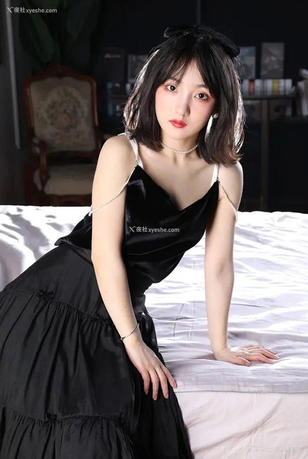 1P - 行色美女小可爱尺度人体棚拍套图