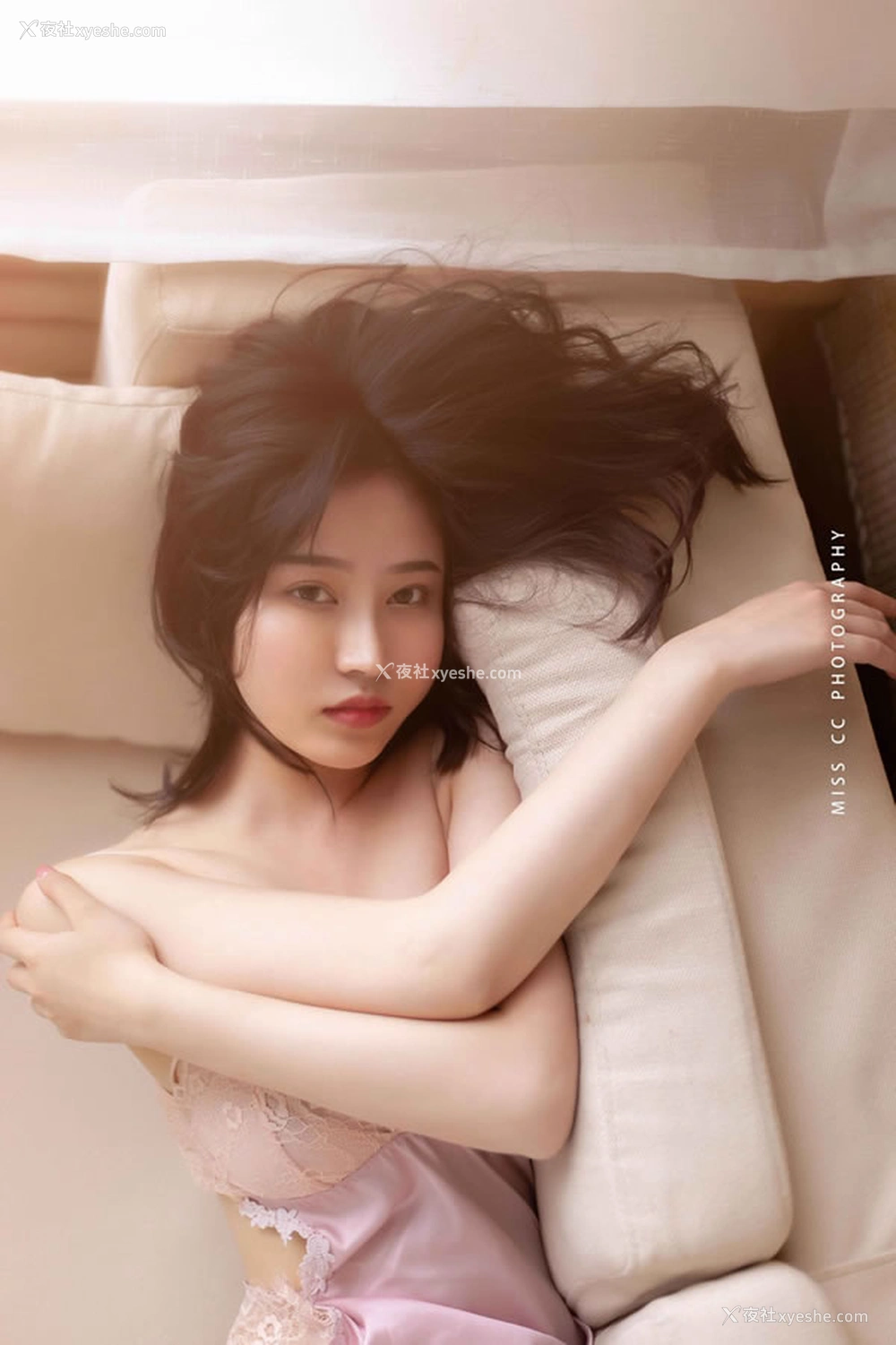 1P - 极品女神年年私拍唯美散图合辑2
