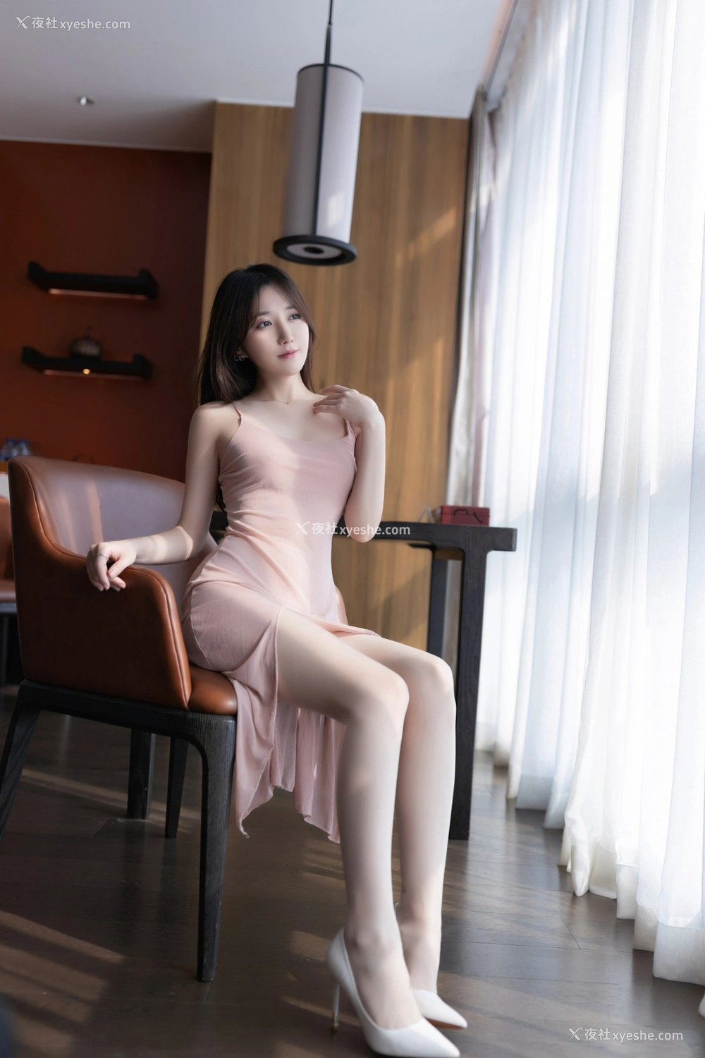1P - 鱼子酱Fish – 内部私购尺度写真桃粉