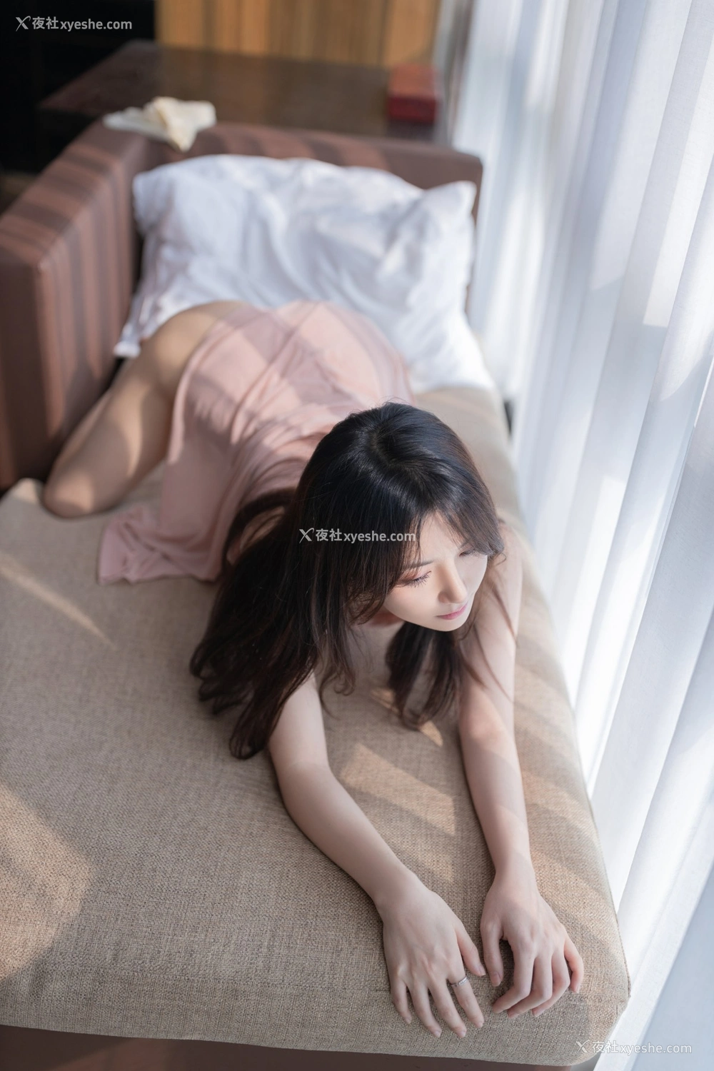 1P - 鱼子酱Fish – 内部私购尺度写真桃粉