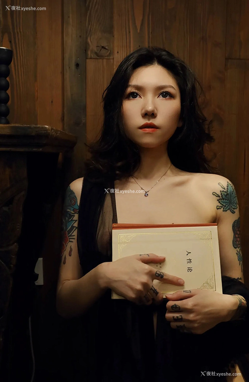1P - 福利姬Acezoey私拍无圣光人体图集