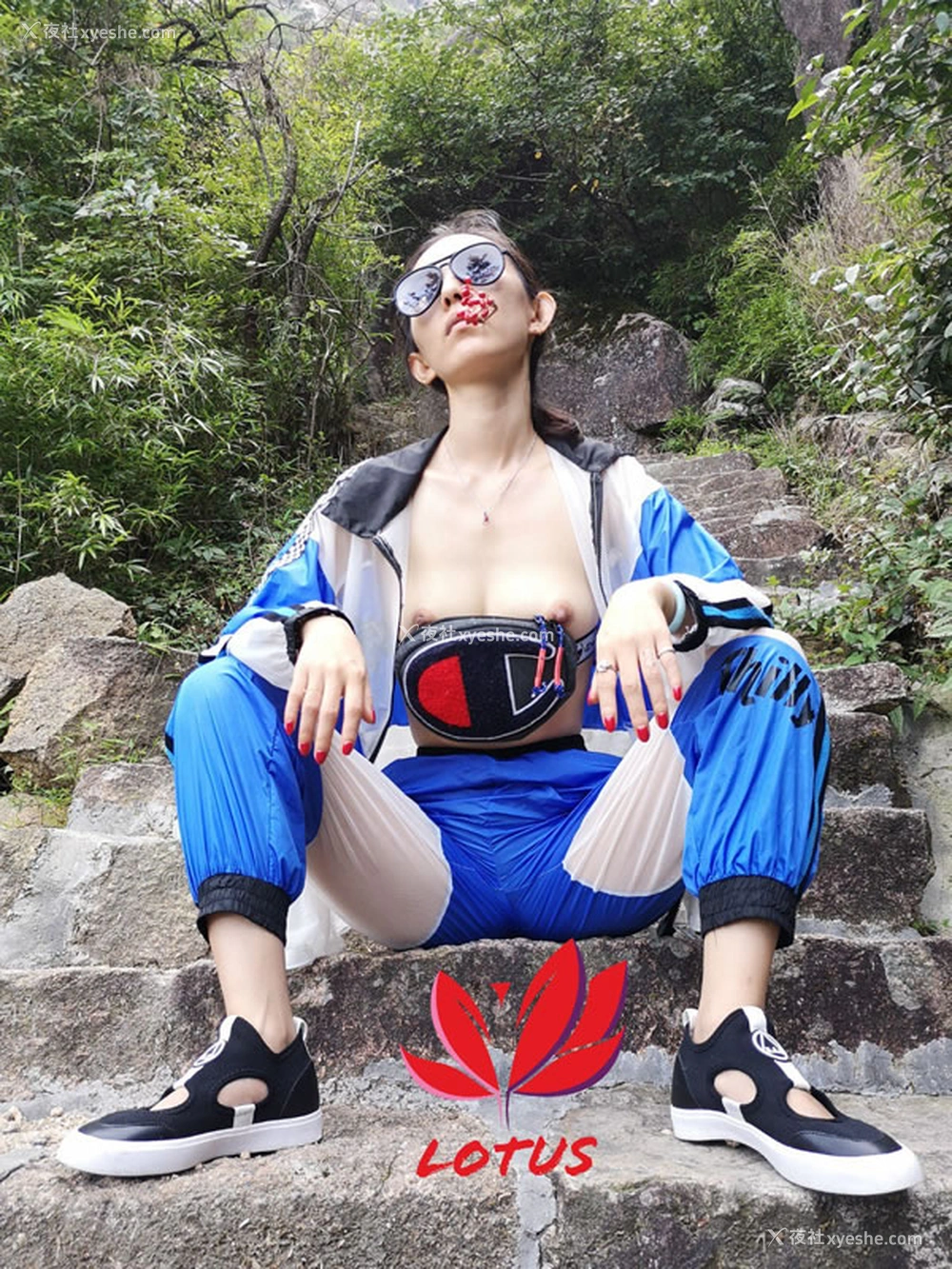 1P - 推上女神调教露出写真合集2