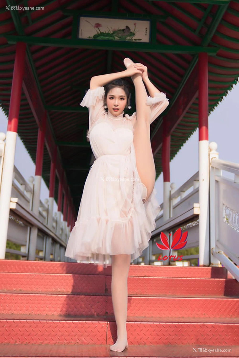 1P - 推上女神调教露出写真合集2