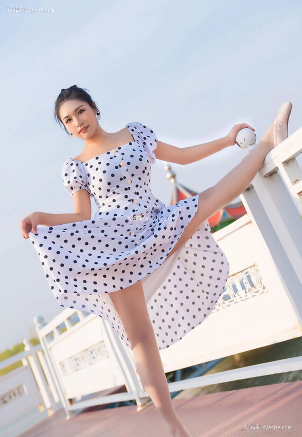 1P - 推上女神调教露出写真合集2
