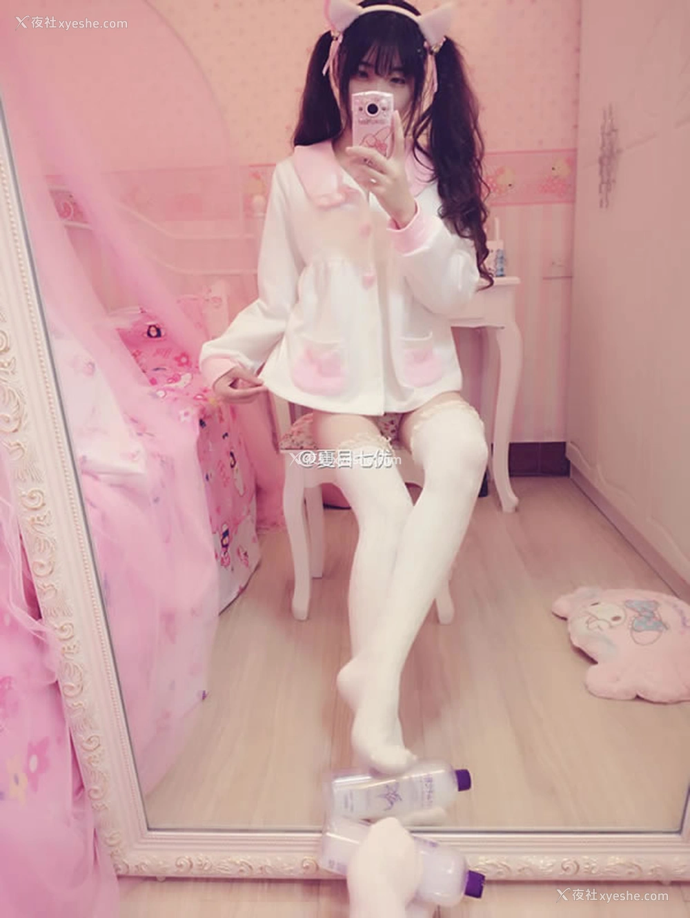1P - 极品萝莉网红夏目七优无圣光人体2