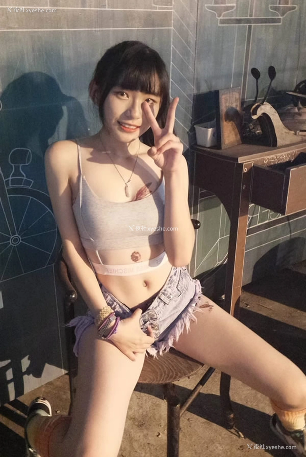 1P - 台湾小辣妹私拍无圣光视图