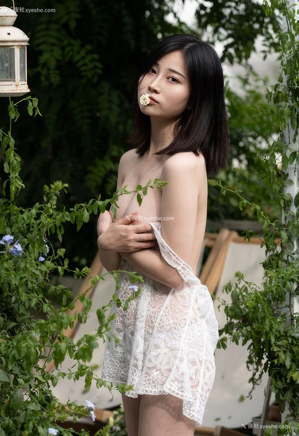 1P - 极品女神年年 夏日小院无圣光唯美图集