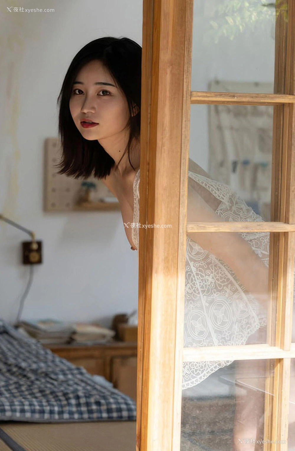 1P - 极品女神年年 夏日小院无圣光唯美图集