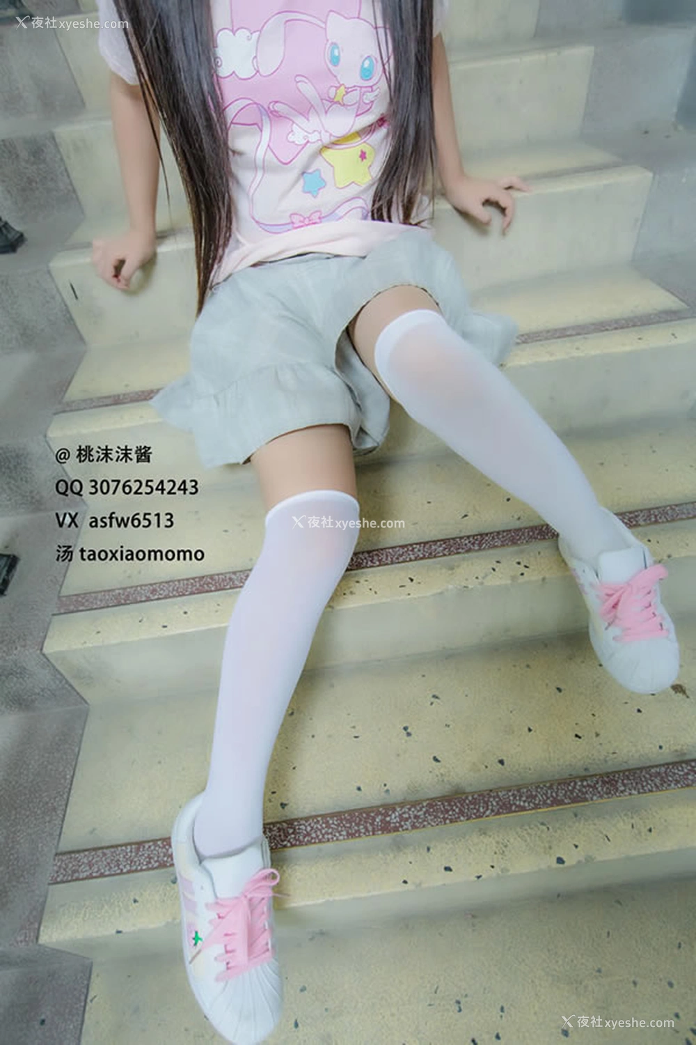 1P - 福利姬桃小沫沫酱 – 学校露出