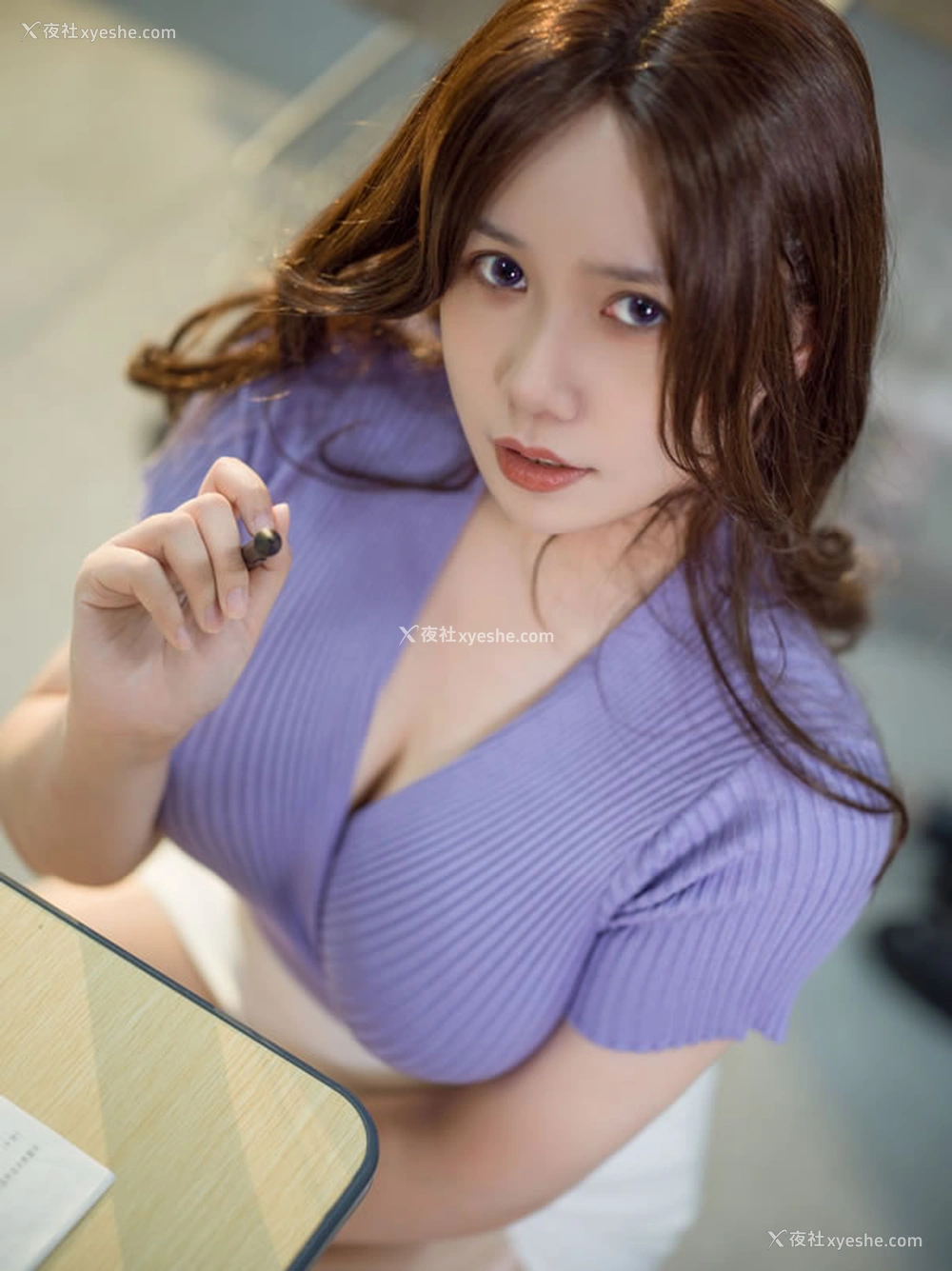 1P - 网红美女麻花酱–丰满的麻辣老师