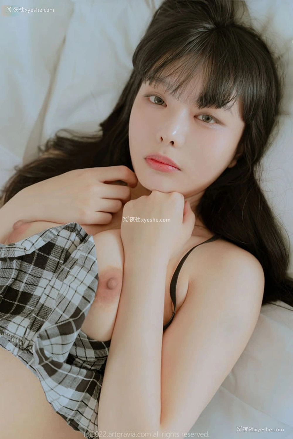 1P - 丰满美女mina格子JK无圣光人体图集