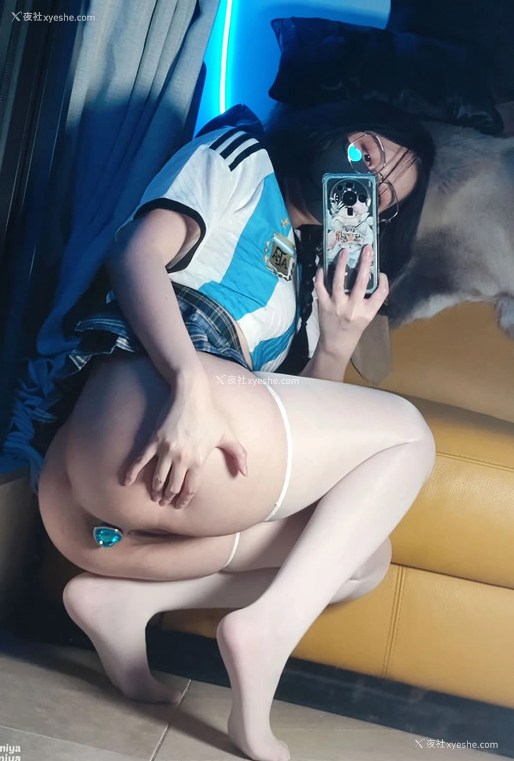 1P - 奶咪Naimi世界杯裸舞 堕落修女无圣光图集