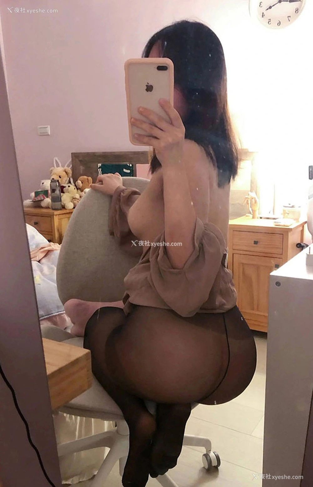 1P - 美女模特姗姗居家无圣光尺度福利