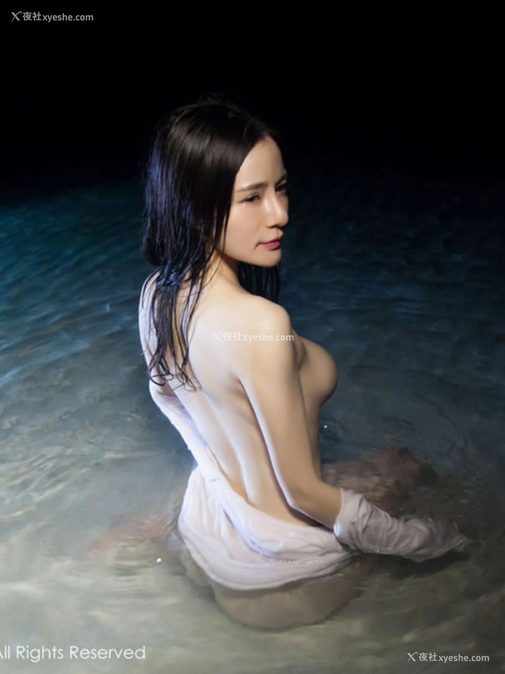 1P - 秀人网嫩模nancy小姿水池湿身无圣光纯美艺术私房写真