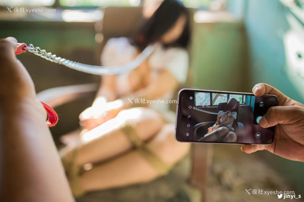 1P - 推上女神调教露出写真合集