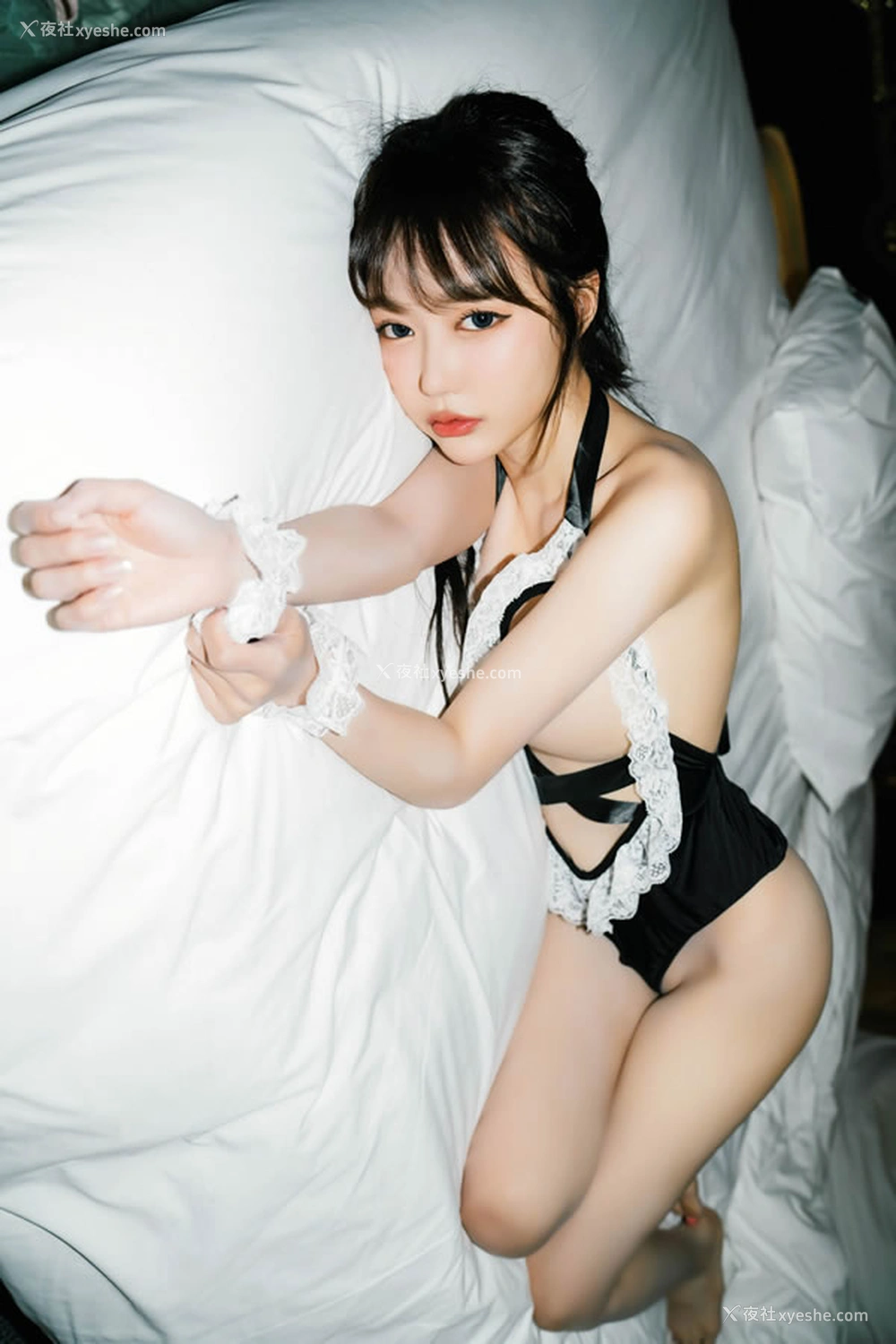 1P - 可爱女仆Jucy黑白系水滴子无圣光图集