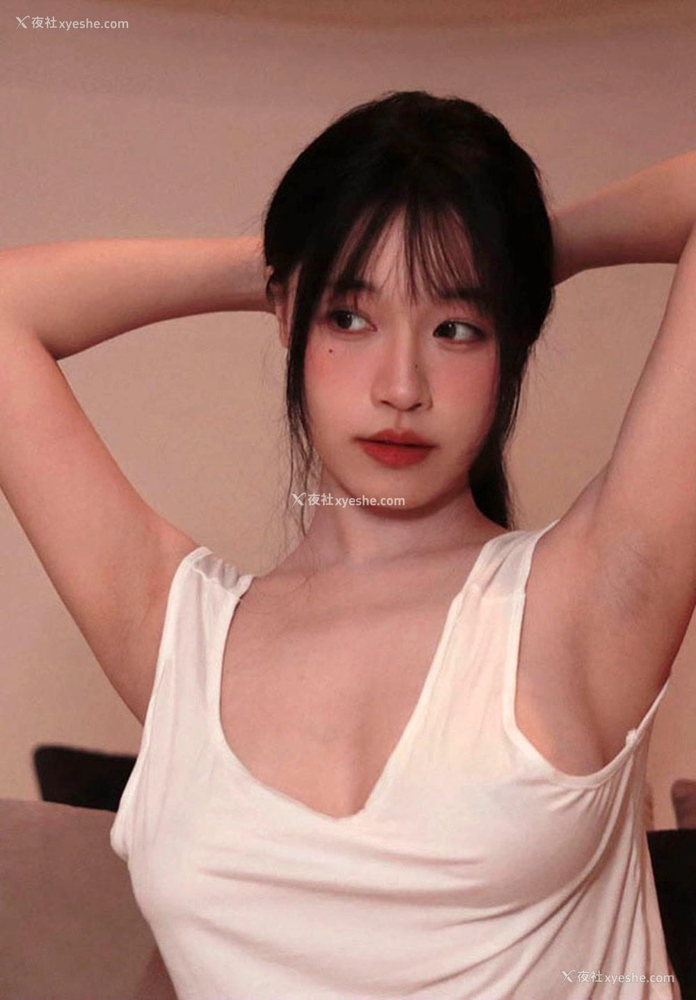 1P - 网红福利姬@苏畅 白色小背心尺度福利