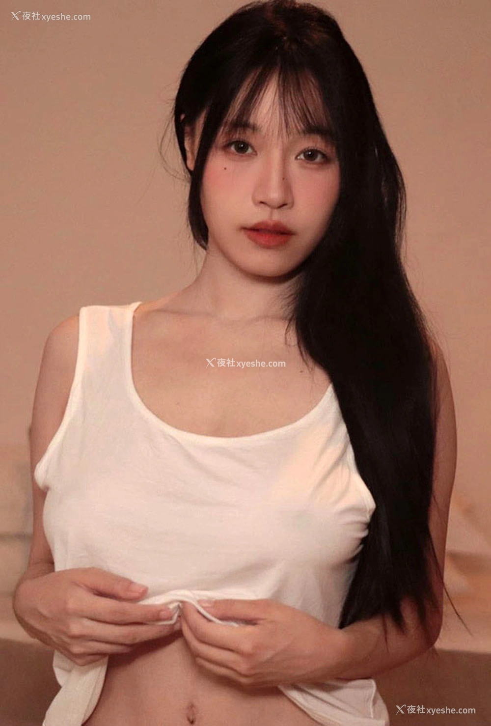 1P - 网红福利姬@苏畅 白色小背心尺度福利