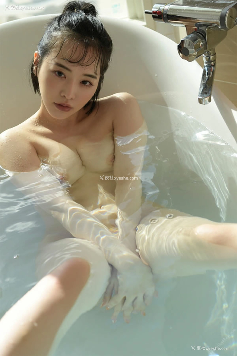1P - 正点纯天然美女海边戏水无圣光图集