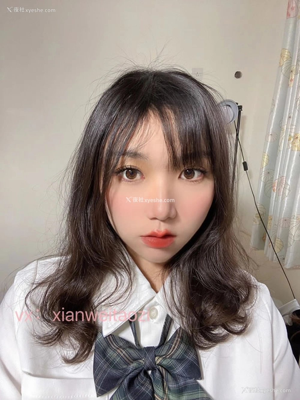 1P - 福利姬仙仙桃 – JK校服