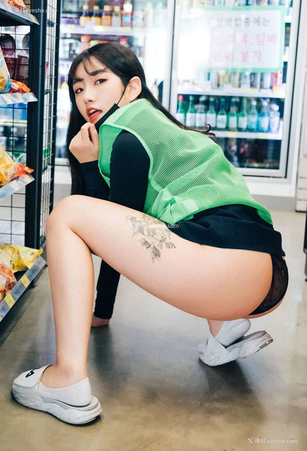 1P - 超市理货员小姐姐Sonson的偷偷露出