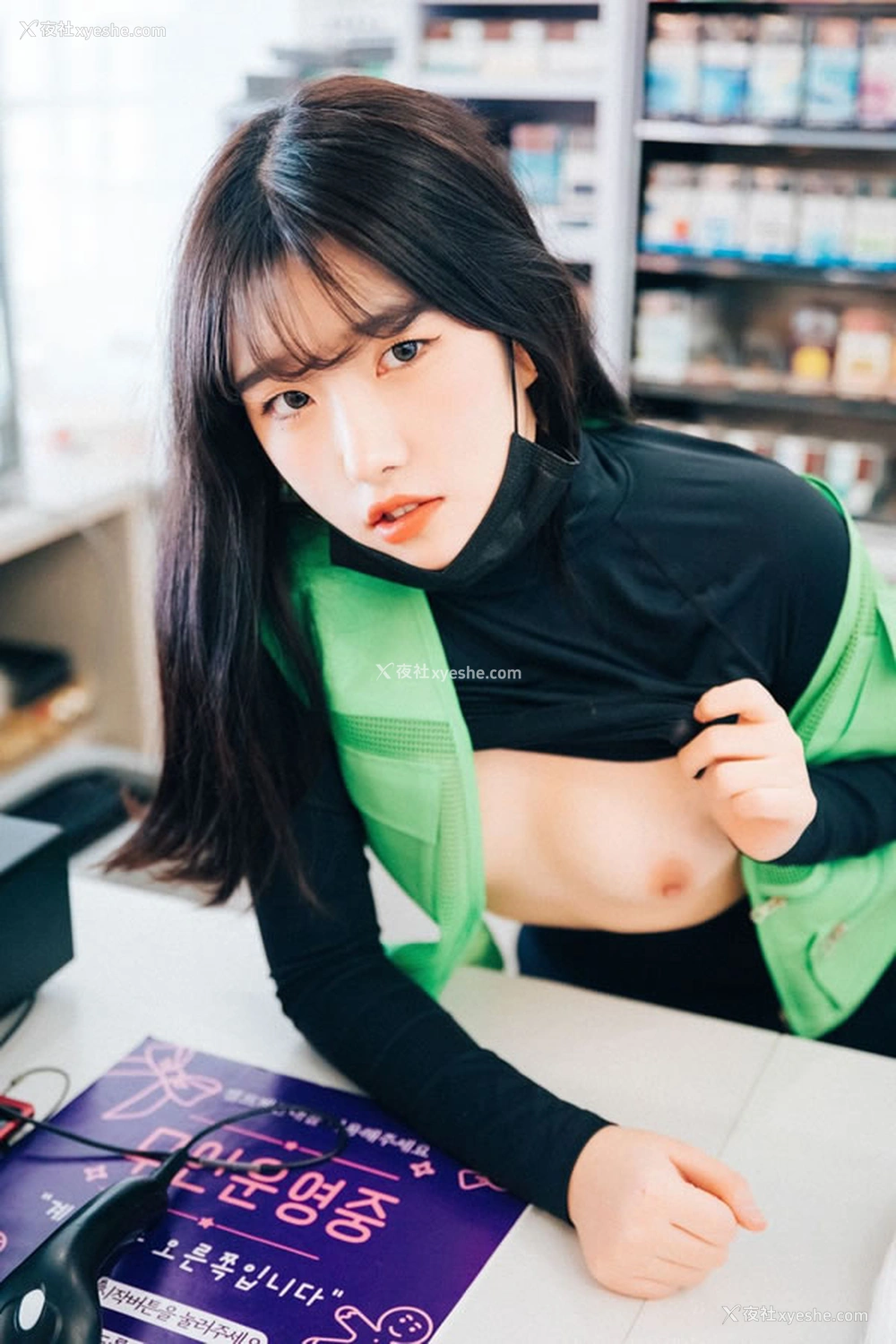 1P - 超市理货员小姐姐Sonson的偷偷露出