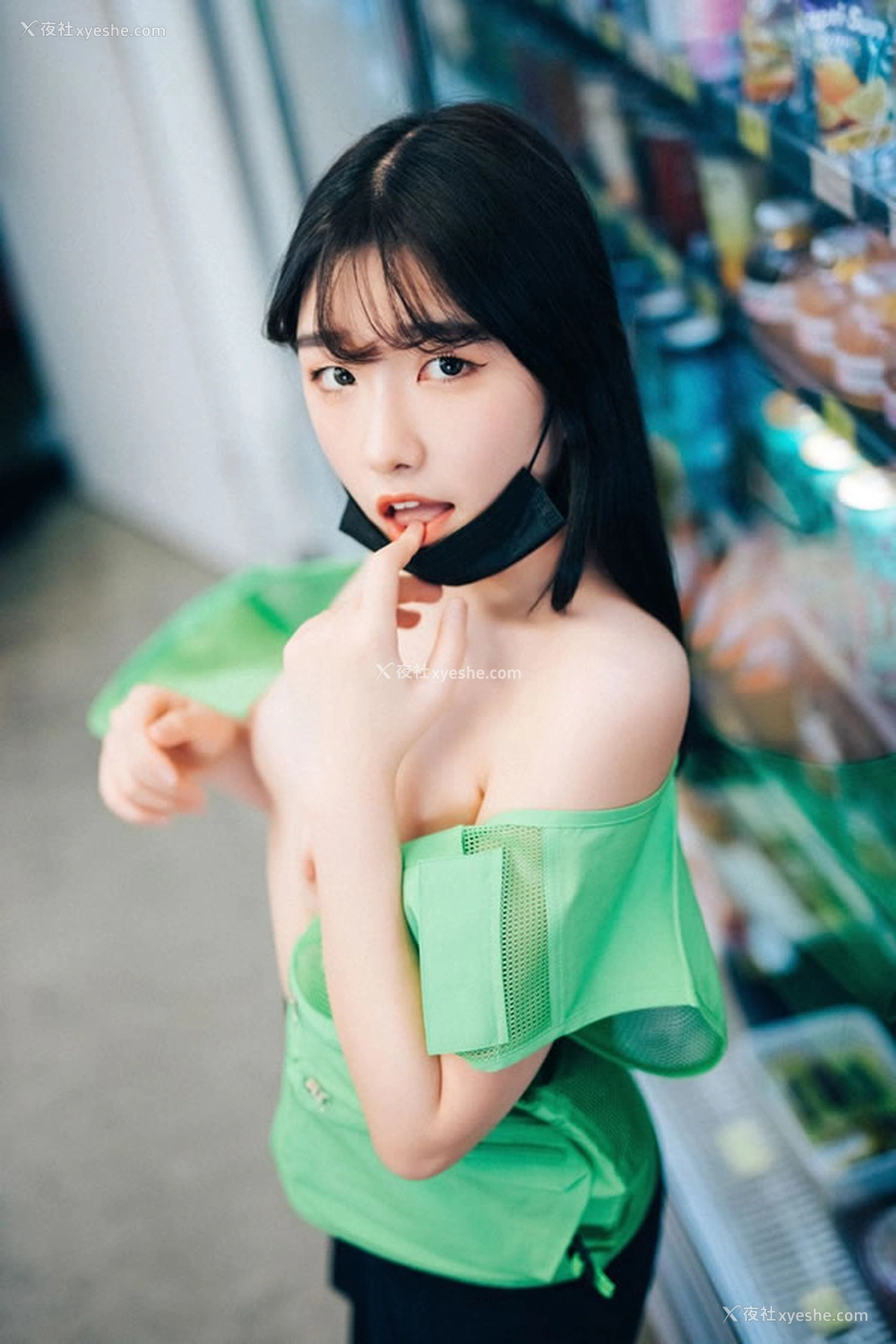 1P - 超市理货员小姐姐Sonson的偷偷露出