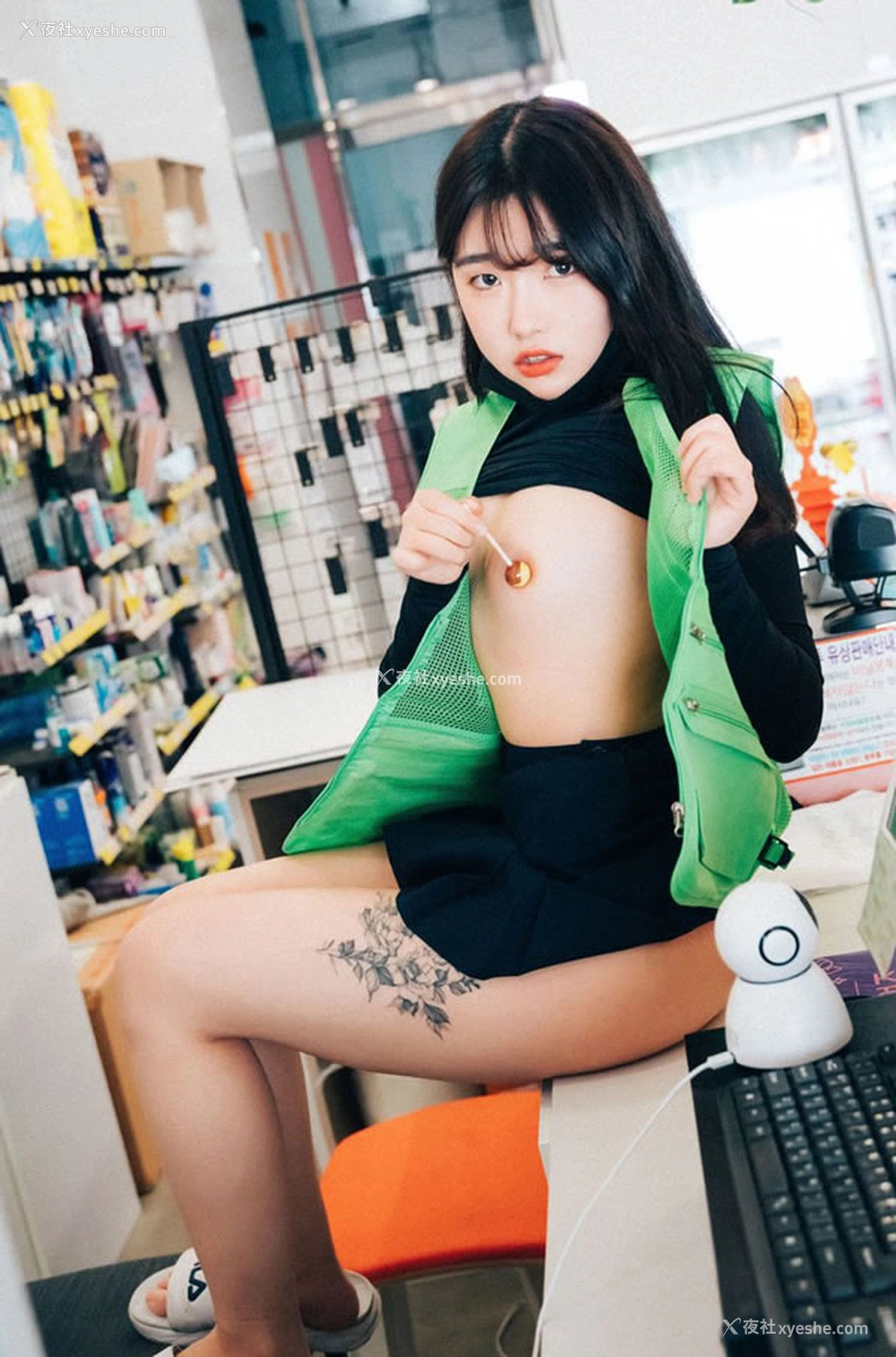 1P - 超市理货员小姐姐Sonson的偷偷露出