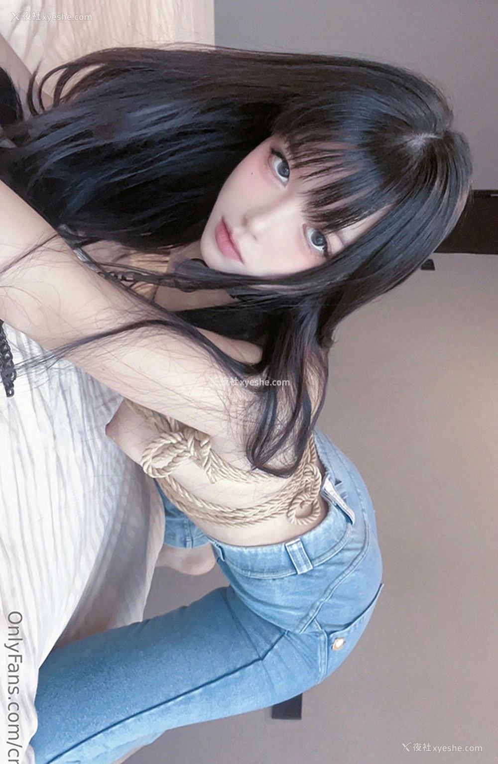 1P - 福利姬欲梦御梦子之开裆牛仔裤奶牛黑丝