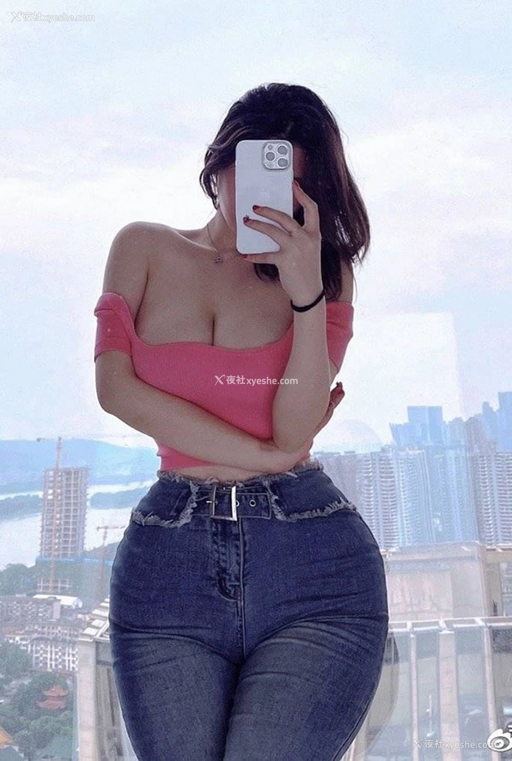 1P - 网红美女安妮微密圈私拍诱惑图集